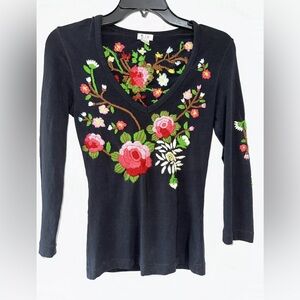 eLam Small V-Neck 3/4 Sleeve Top Black Multi Floral Embroidered - SEE NOTE